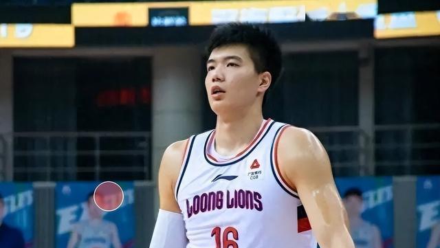 称为大番薯, 状态逐年下, 王奕博加盟