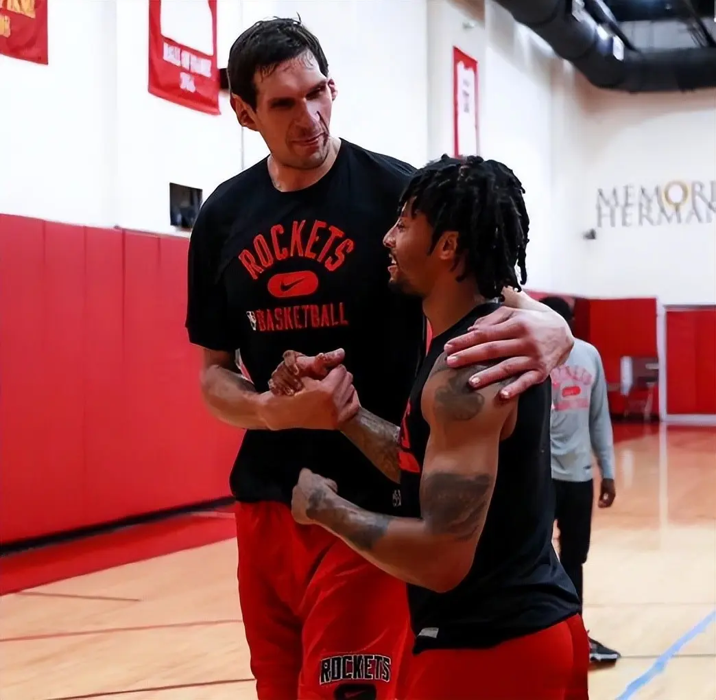 如果火箭队, 伊森, 时候也有所