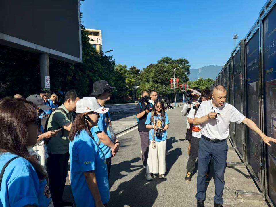 com, WYUAA, 名香港青年 com, WYUAA, 名香港青年