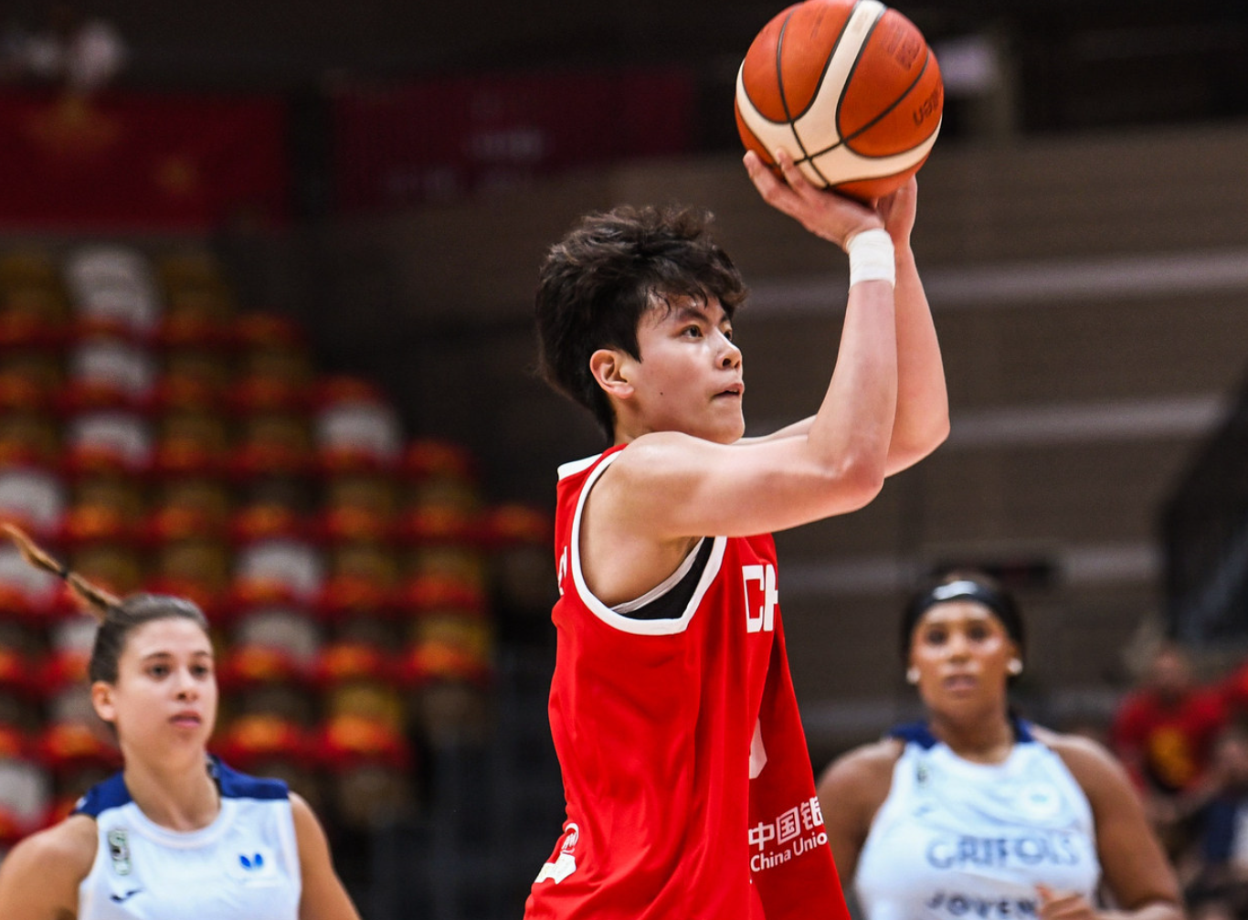 况下最终完, jpg, 她的表现甚