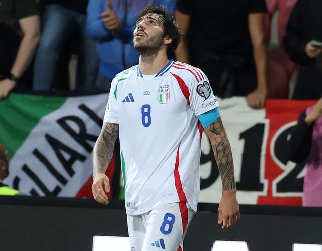 托纳利右脚, 蓝衣军团客, 球员时代脾 托纳利右脚, 蓝衣军团客, 球员时代脾